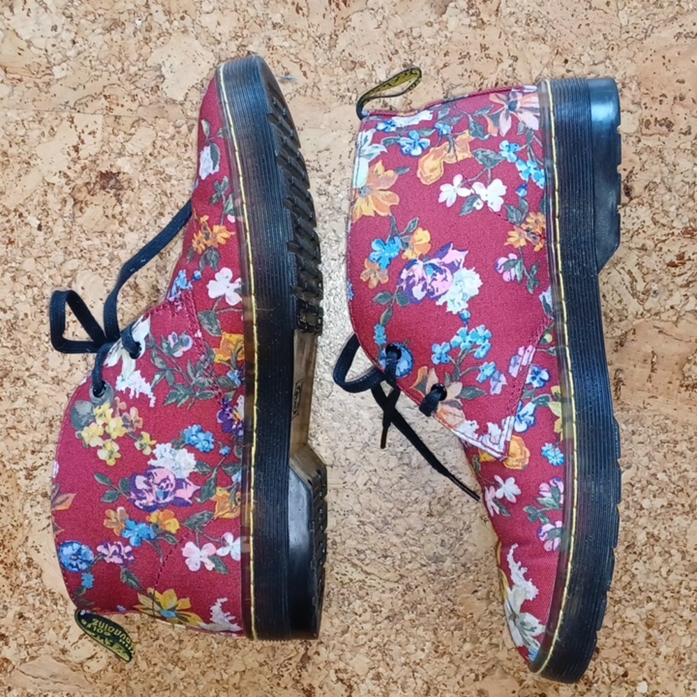Dr. Martens Women's Air Wair Red Floral Daytona Canvas Chukka Boots Size 8 - Picture 3 of 10